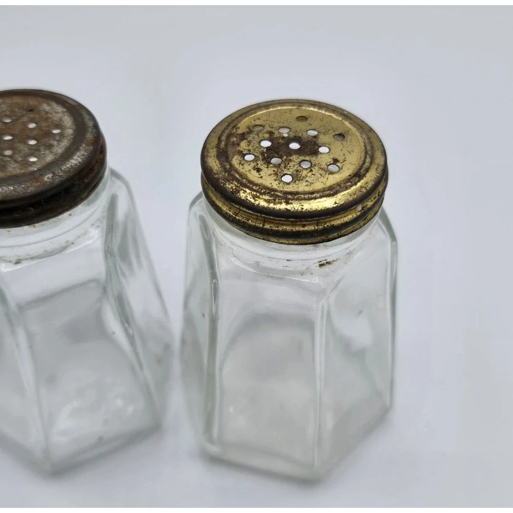Vintage Glass Pair Salt & Pepper‎ Shakers